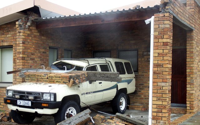 Gansbaai Eende Reenweer nie goed vir bakkie nie_1